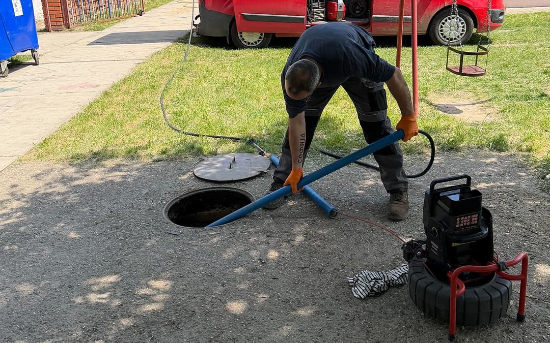 Curenje kanalizacije u šahtu vodomera – Bačko Dobro Polje